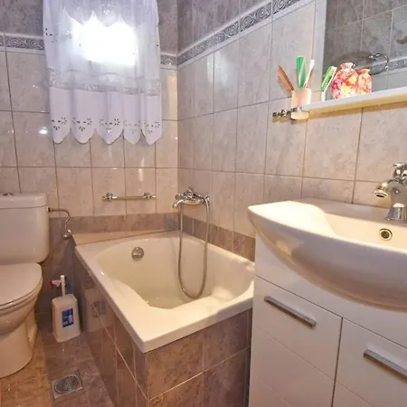 Traditional House With Amazing View Apartment Chlomos