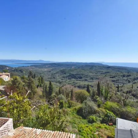 Traditional House With Amazing View * Chlomos