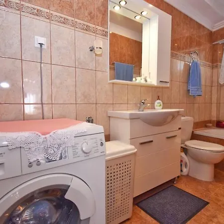 Traditional House With Amazing View Apartment *