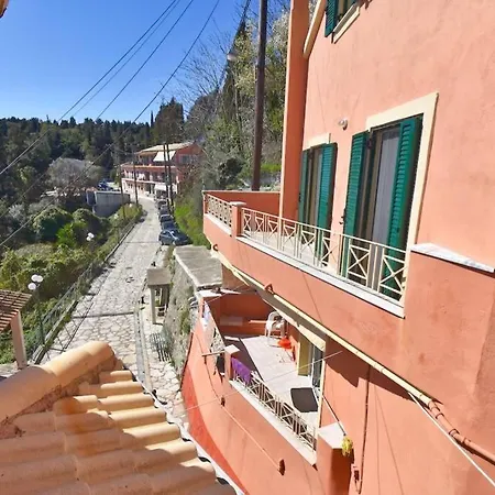 Traditional House With Amazing View Apartment Chlomos