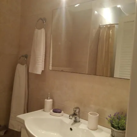 Dora's 1 Apartment