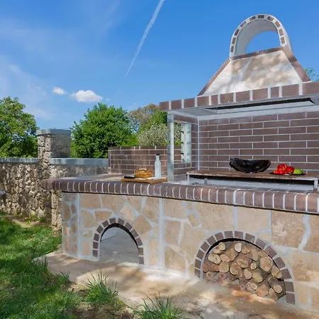 Kompitsi Villa