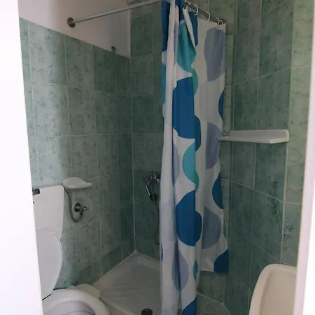 Sea Breeze Apartment *