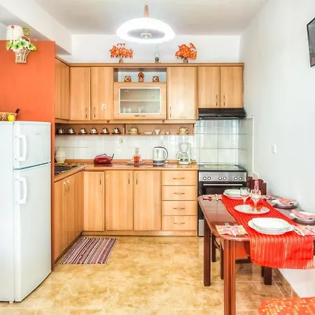Elena Apartment *