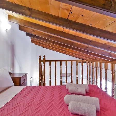Venetian Era - Center Loft Apartment Doukades