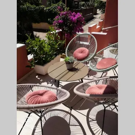 Lefko's House- Contemporary, Fully Renovated House Kassiopi
