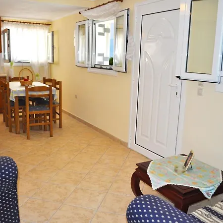 Apartment House Tolis -