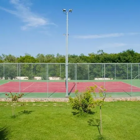 Beautiful 9-bed In With Tennis Court * Gouvia