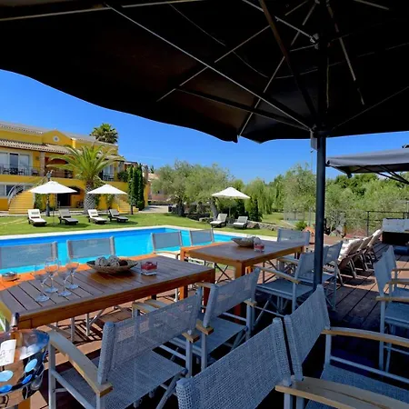 Beautiful 9-bed In With Tennis Court * Gouvia
