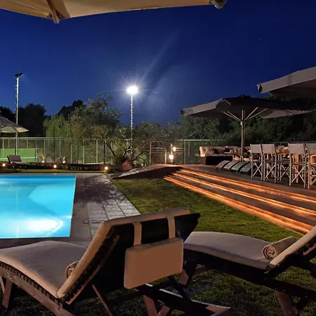 Beautiful 9-bed In With Tennis Court