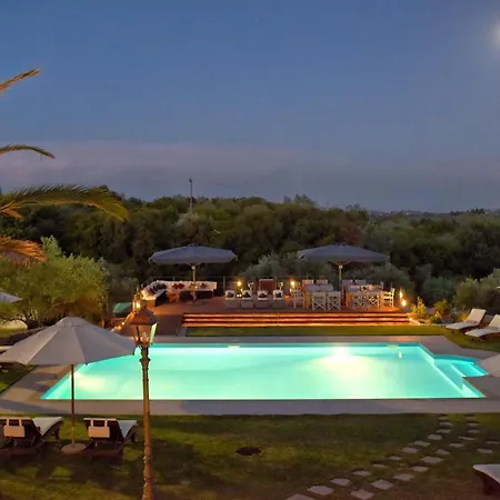 Villa Beautiful 9-bed In With Tennis Court Gouvia