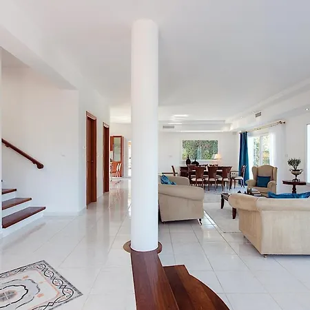 Villa Noulia *