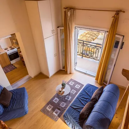 Venetian Era - Center Loft Apartment
