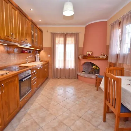 Big New House Near The Apartment *