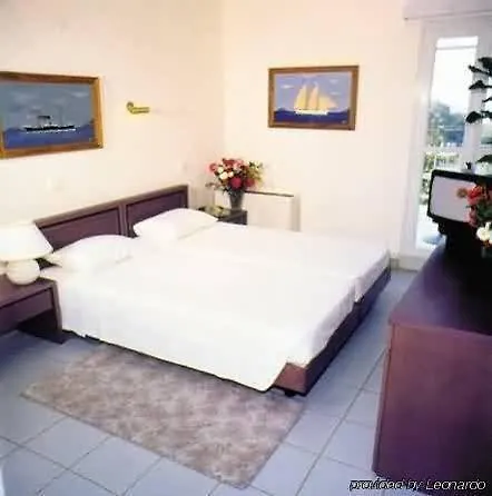 Hotel Century 4*