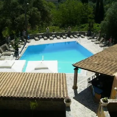Yannis 3*
