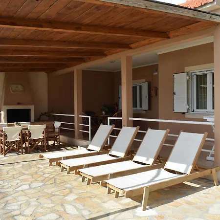 House Eleni * Agios Georgios Pagon