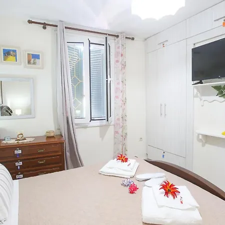 Nisi's House, Corfu Town Apartment *