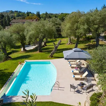 Triklino Estate *