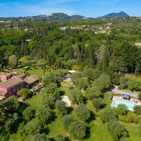 Triklino Estate * Afra