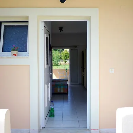 Marina Studios Aparthotel