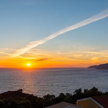 Dielino Amazing Sunset View Apartment Pentati