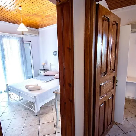 Liapades House Holiday home Gardelades