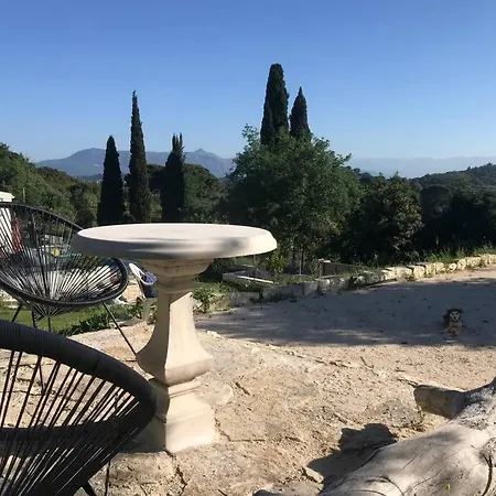 Coco , Un Lieu Convivial Ou Se Ressourcer. Villa Kalafationes