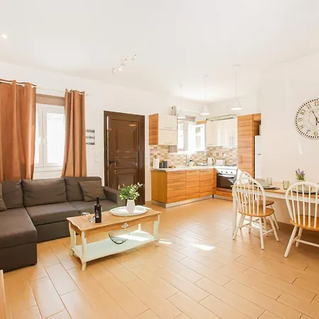 Holiday home Stavros House *