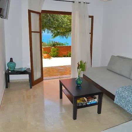 House Angelos D On Agios Gordios Apartment