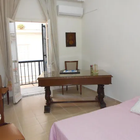 Elena's Old Corfu Town Apartment *