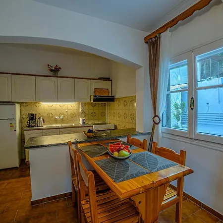 Zeus 2-private Pool Apartment Nisaki (Corfu)