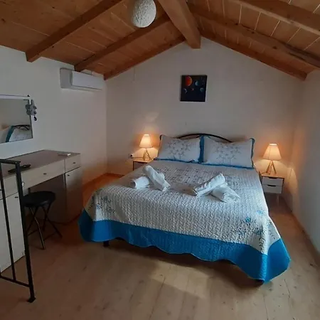 White Manolia Holiday home Kato Korakiana