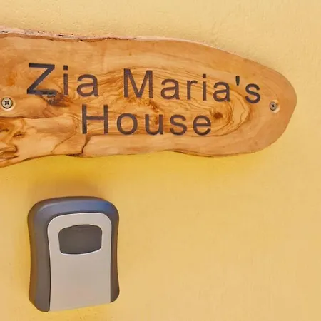 Zia Maria's House Next To Corfu Port Apartment *