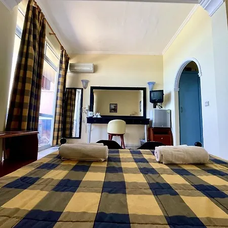 Hotel Christina 4*