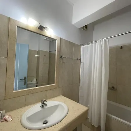 Hotel Christina Mesongí