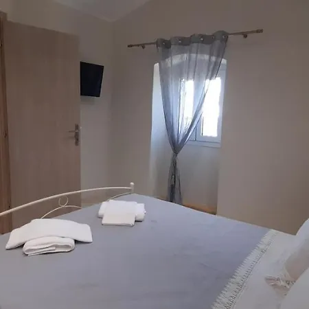 Helen's Little Holiday home *