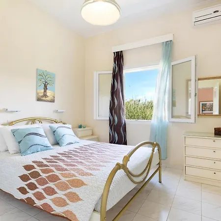 Apartment Amorossa With Garden View & Shared Pool By Konnect, Corfu