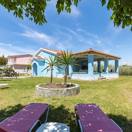 Amorossa With Garden View & Shared Pool By Konnect, Corfu Roda (Corfu)
