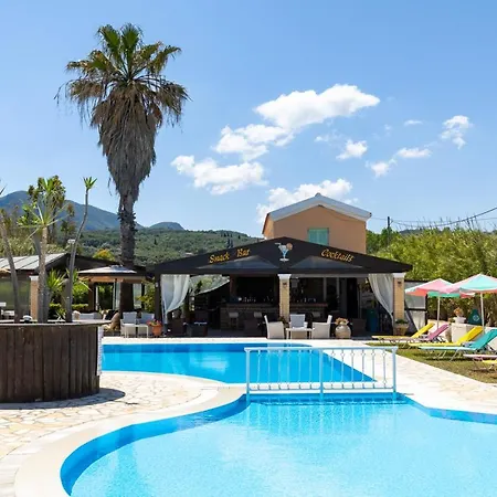 Amorossa With Garden View & Shared Pool By Konnect, Corfu Apartment