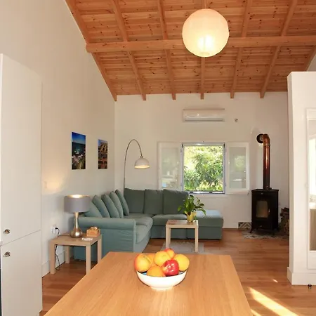 Blue Sky Cottage, Kanouli Holiday home