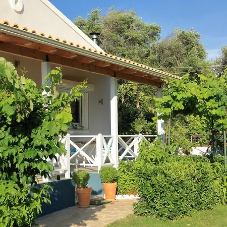 Blue Sky Cottage, Kanouli Halikounas