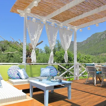 Blue Sky Cottage, Kanouli Halikounas