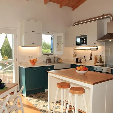 Blue Sky Cottage, Kanouli Holiday home