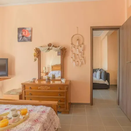 Bright Newly Renovated Near & Center+ac Apartment Anemomylos
