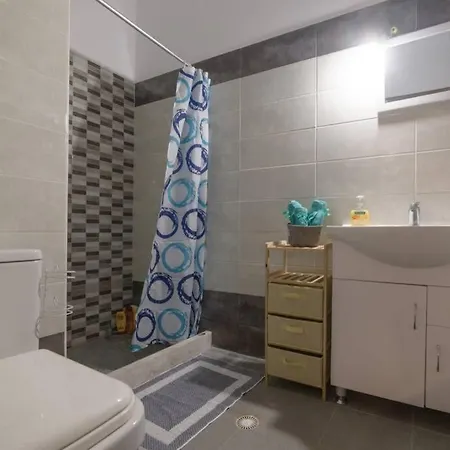Apartment Bright Newly Renovated Near & Center+ac *