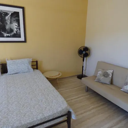 Georges Guest house *