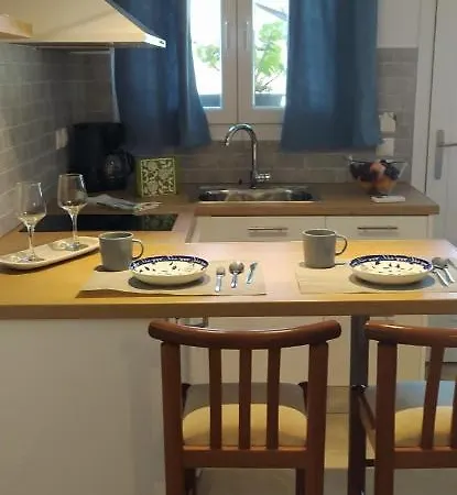 Golden Mile Studio-apartment Ipsos