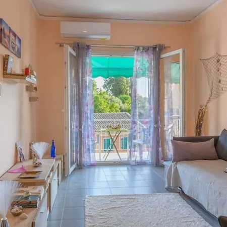 Bright Newly Renovated Near & Center+ac