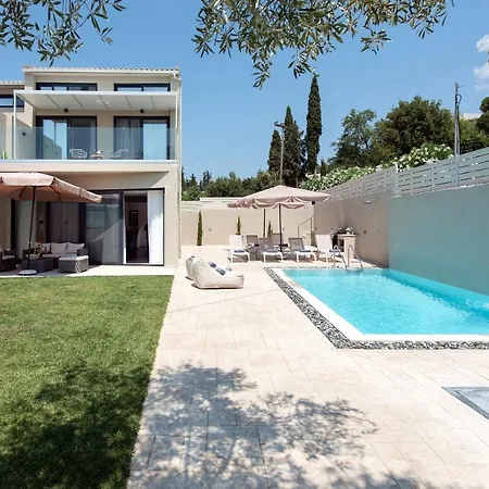 White Swan With Private Pool And Jacuzzi
